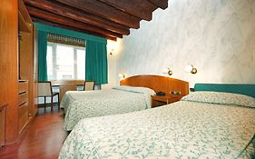 Hotel Corot
